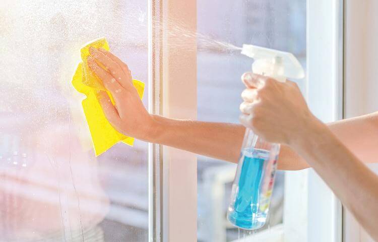 15 способов как мыть окна быстро и без разводов